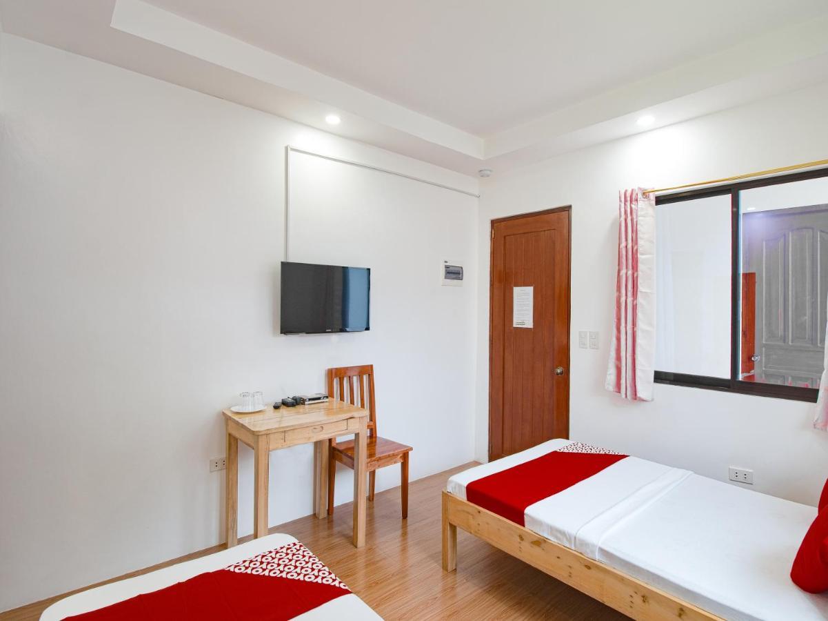 Oyo 777 Rn Guesthouse Moalboal Εξωτερικό φωτογραφία