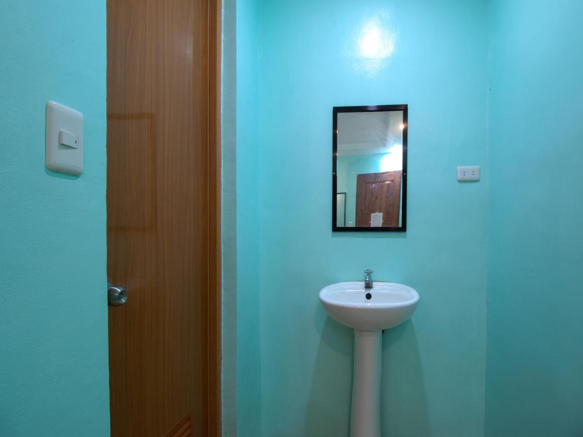 Oyo 777 Rn Guesthouse Moalboal Εξωτερικό φωτογραφία